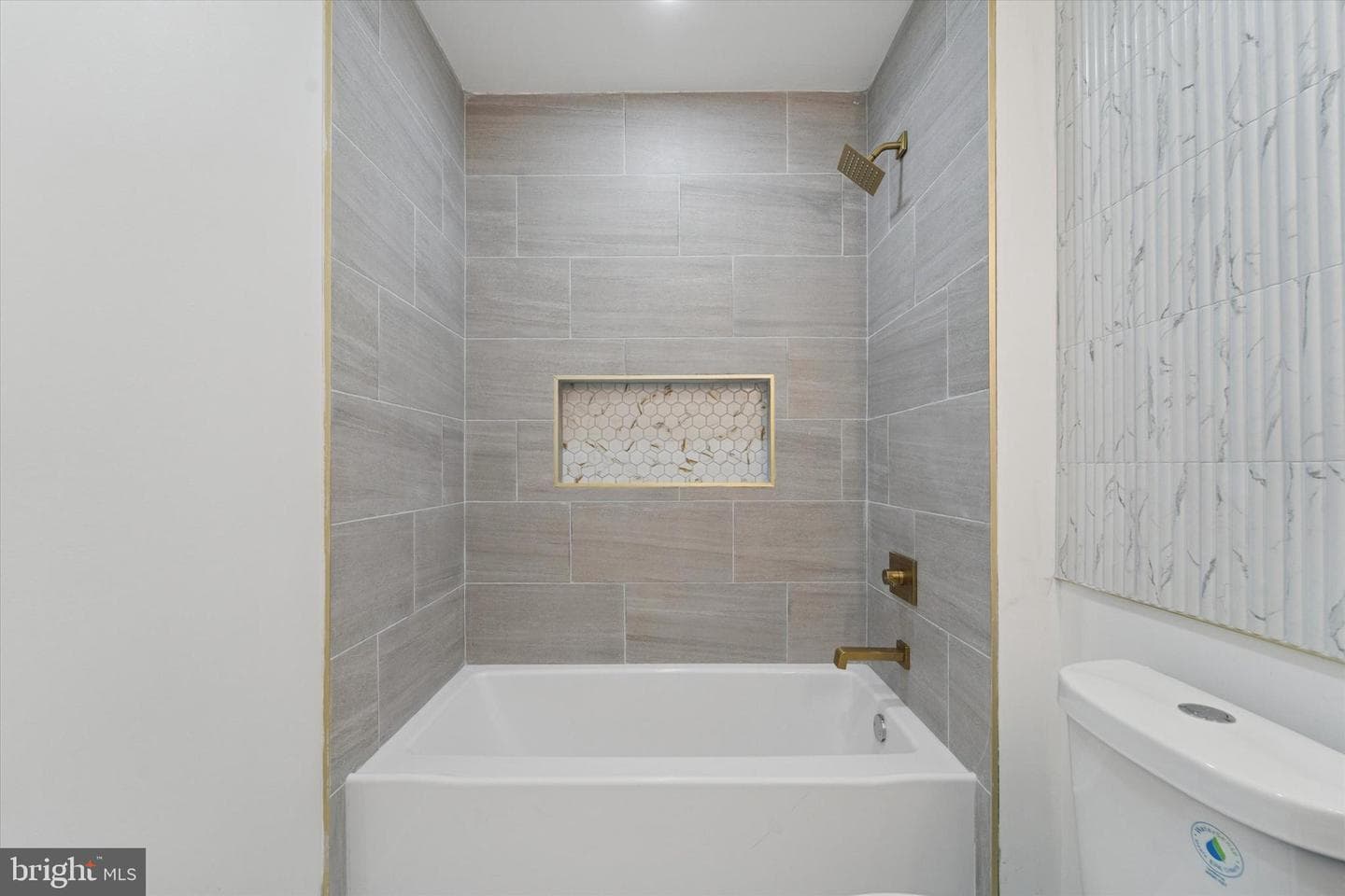 537 N Wanamaker Street photo 27