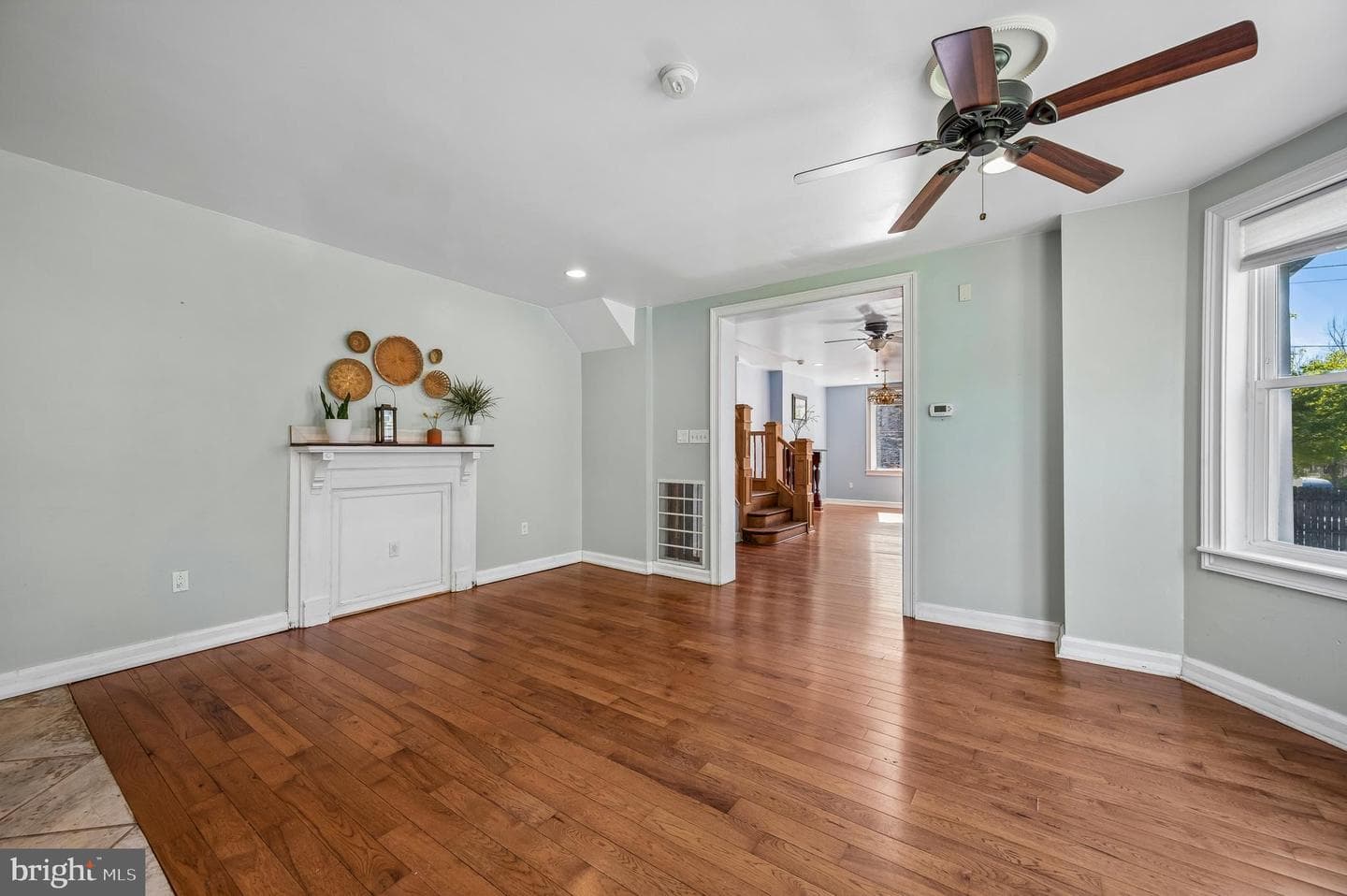 229 W Hansberry Street photo 7