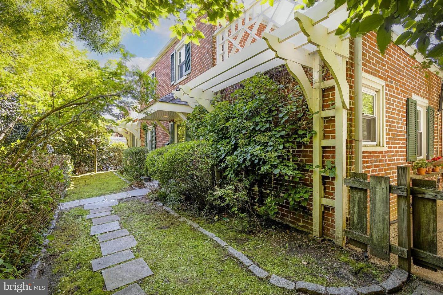 155 Rex Avenue photo 3
