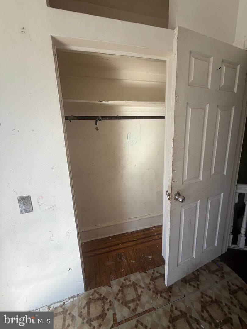 2011 E Cambria Street photo 13
