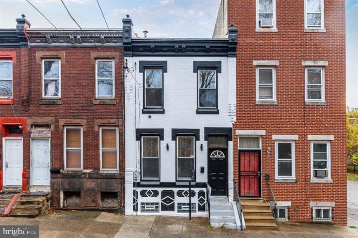920 W Cambria St photo 1