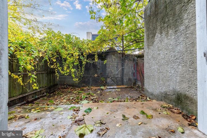 920 W Cambria St photo 22