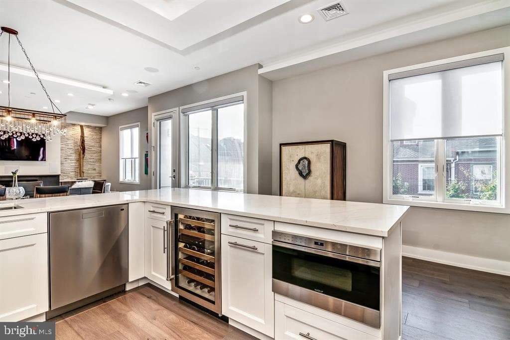 305 Green Street photo 13