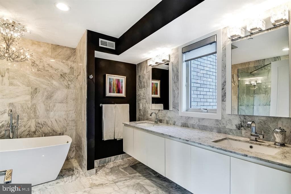 305 Green Street photo 22