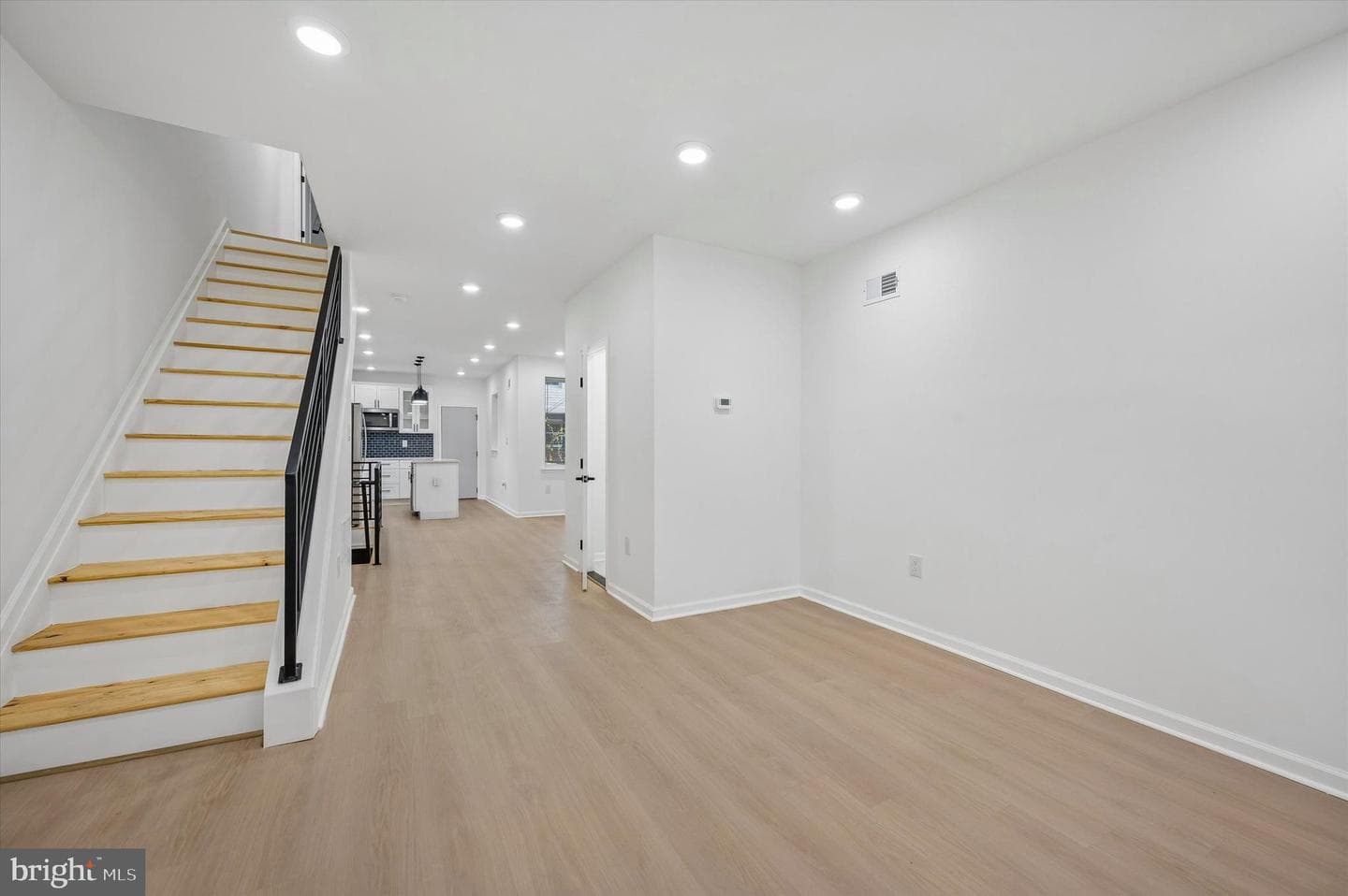 5539 Pine Street photo 6