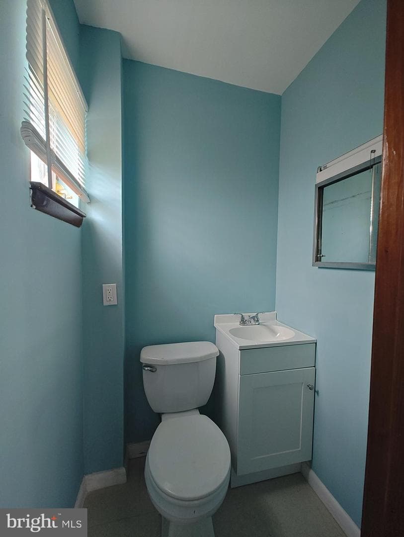 2639 E Madison Street photo 8