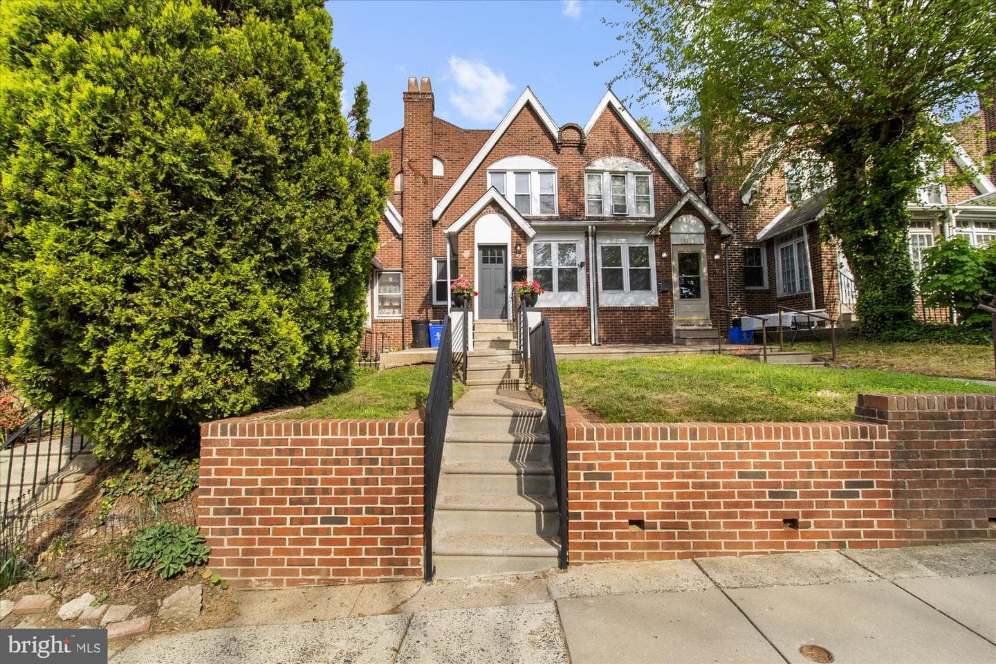 515 W Abbottsford Avenue photo 1