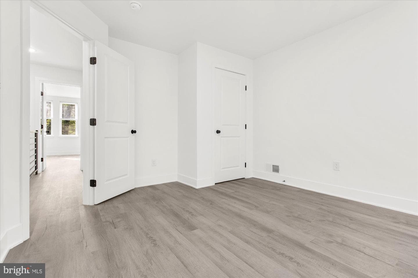 515 W Abbottsford Avenue photo 20