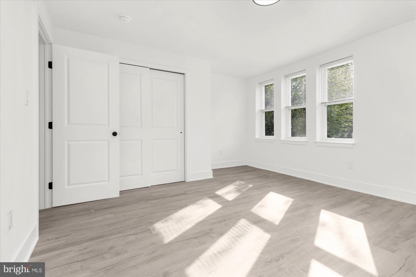 515 W Abbottsford Avenue photo 23