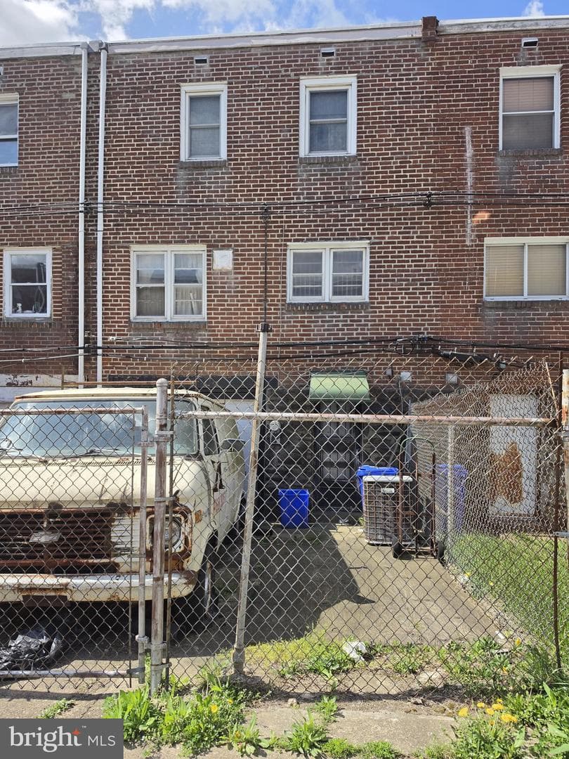 8411 Thouron Ave photo 4
