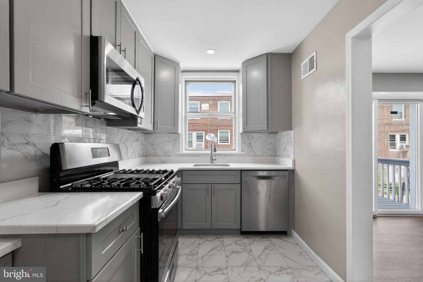1315 Hale Street photo 10
