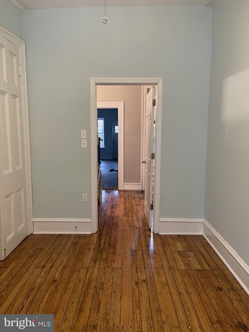 2253 N Sydenham Street photo 4