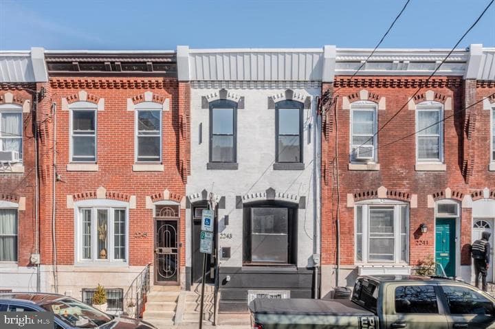2243 Dickinson Street photo 1