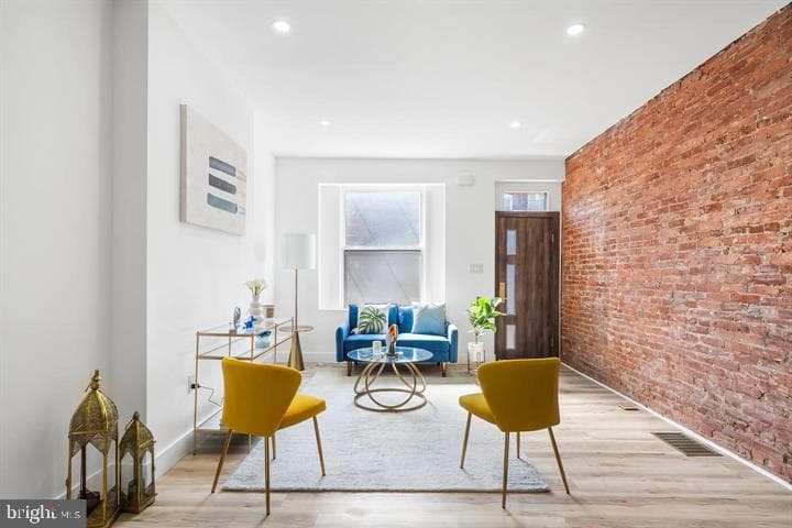 2243 Dickinson Street photo 4