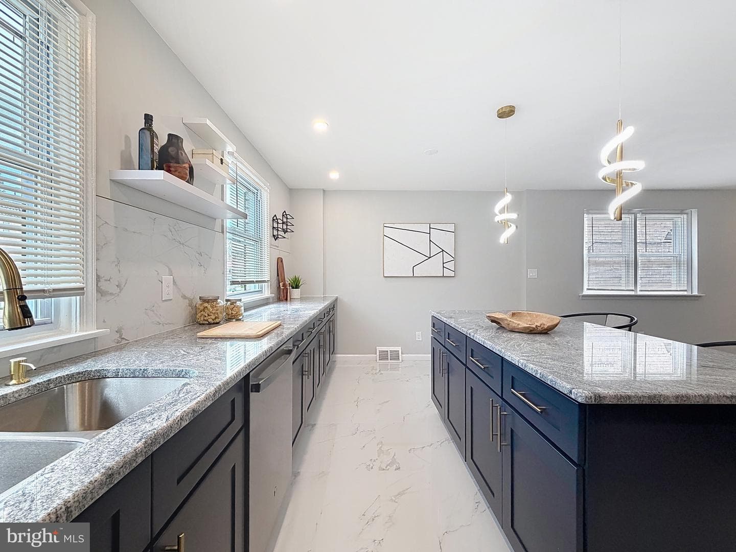 7528 Valley Avenue photo 26
