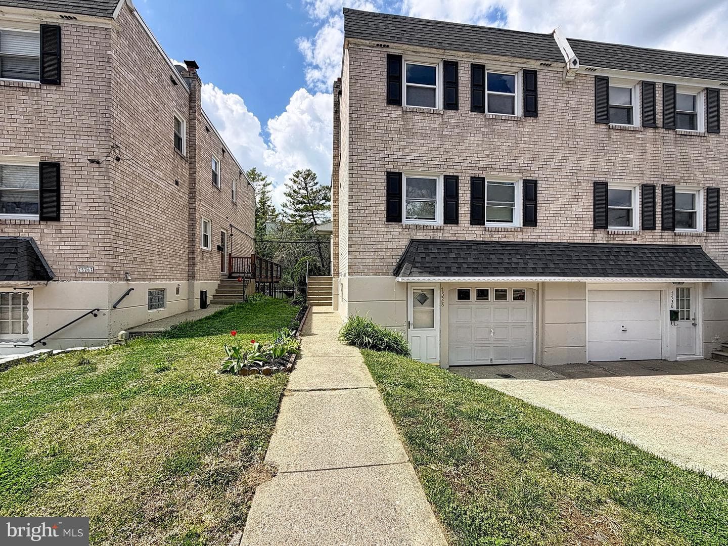 7528 Valley Avenue photo 3