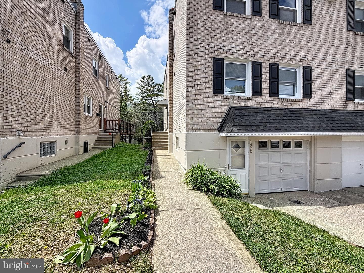 7528 Valley Avenue photo 4