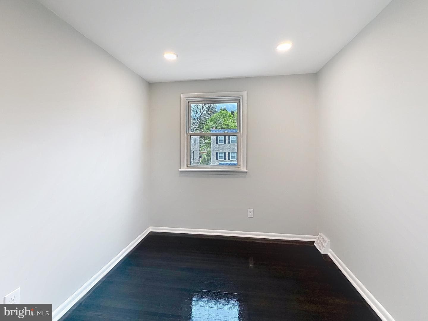 7528 Valley Avenue photo 43