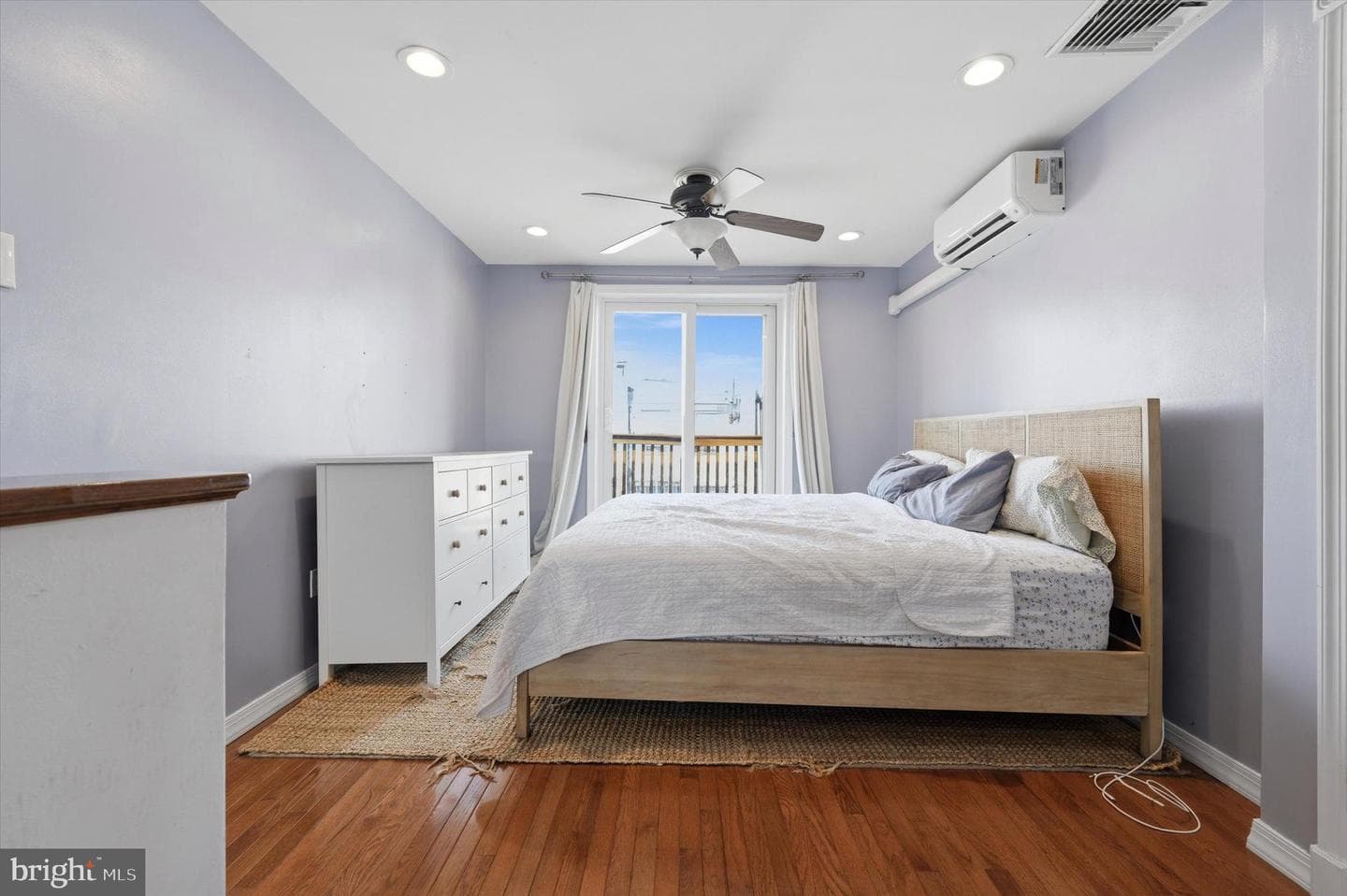 533 Titan Street photo 22