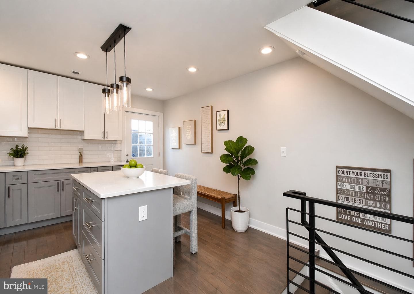 1806 N Marshall Street photo 4