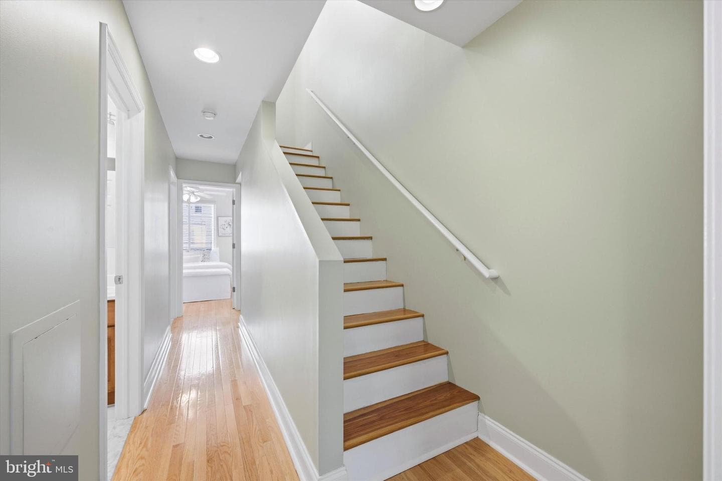 2405 Catharine Street photo 11