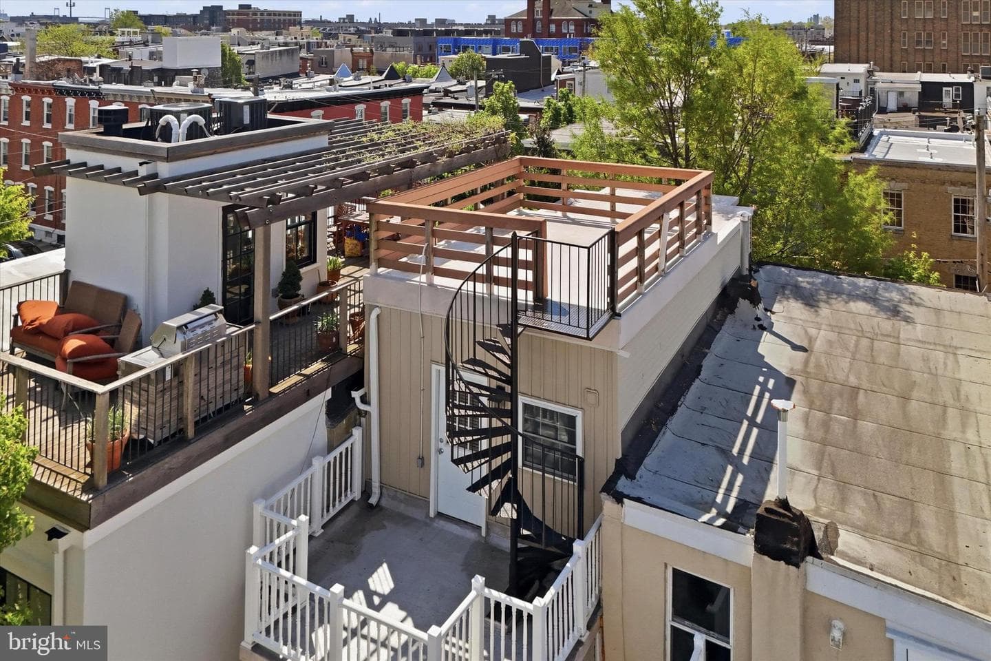2405 Catharine Street photo 40