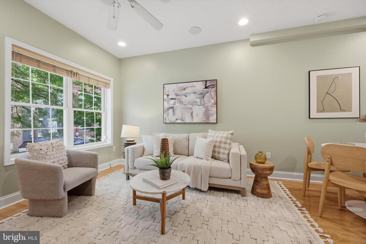 2405 Catharine Street photo 5