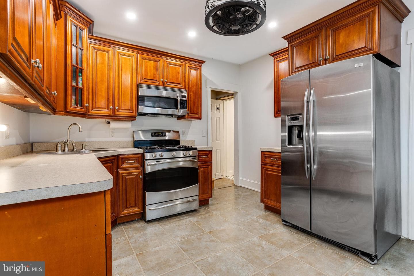 313 Gates Street photo 12