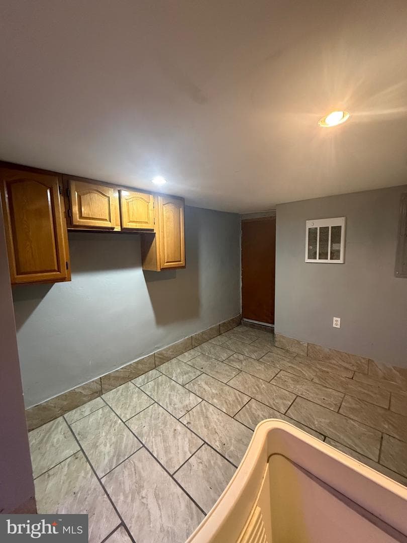 846 E Schiller Street photo 17