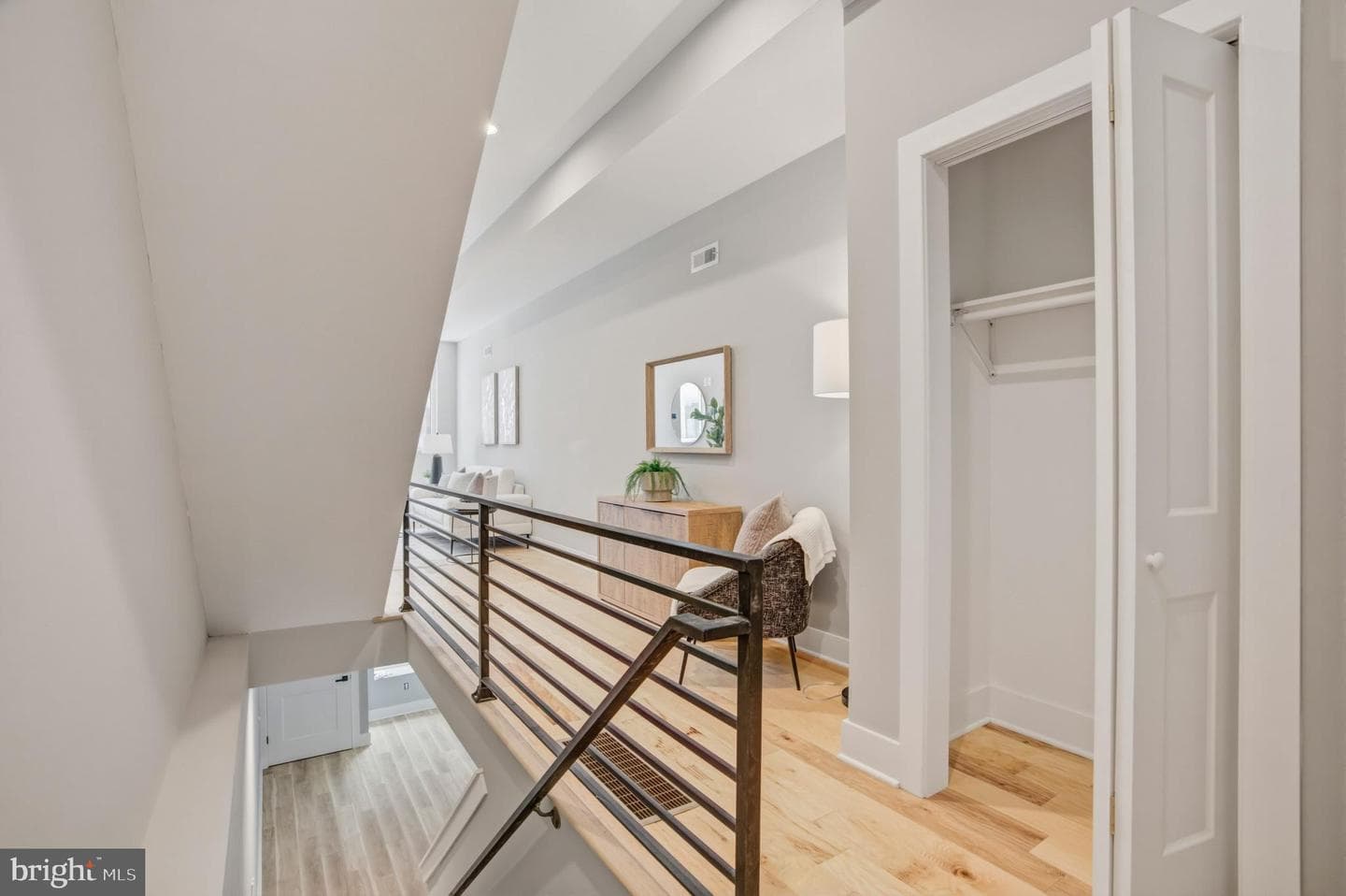 298 Delmar Street #b photo 8