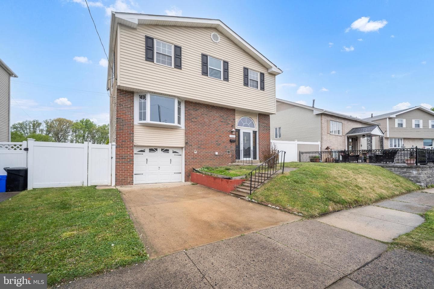 1843 Sanford Street photo 2