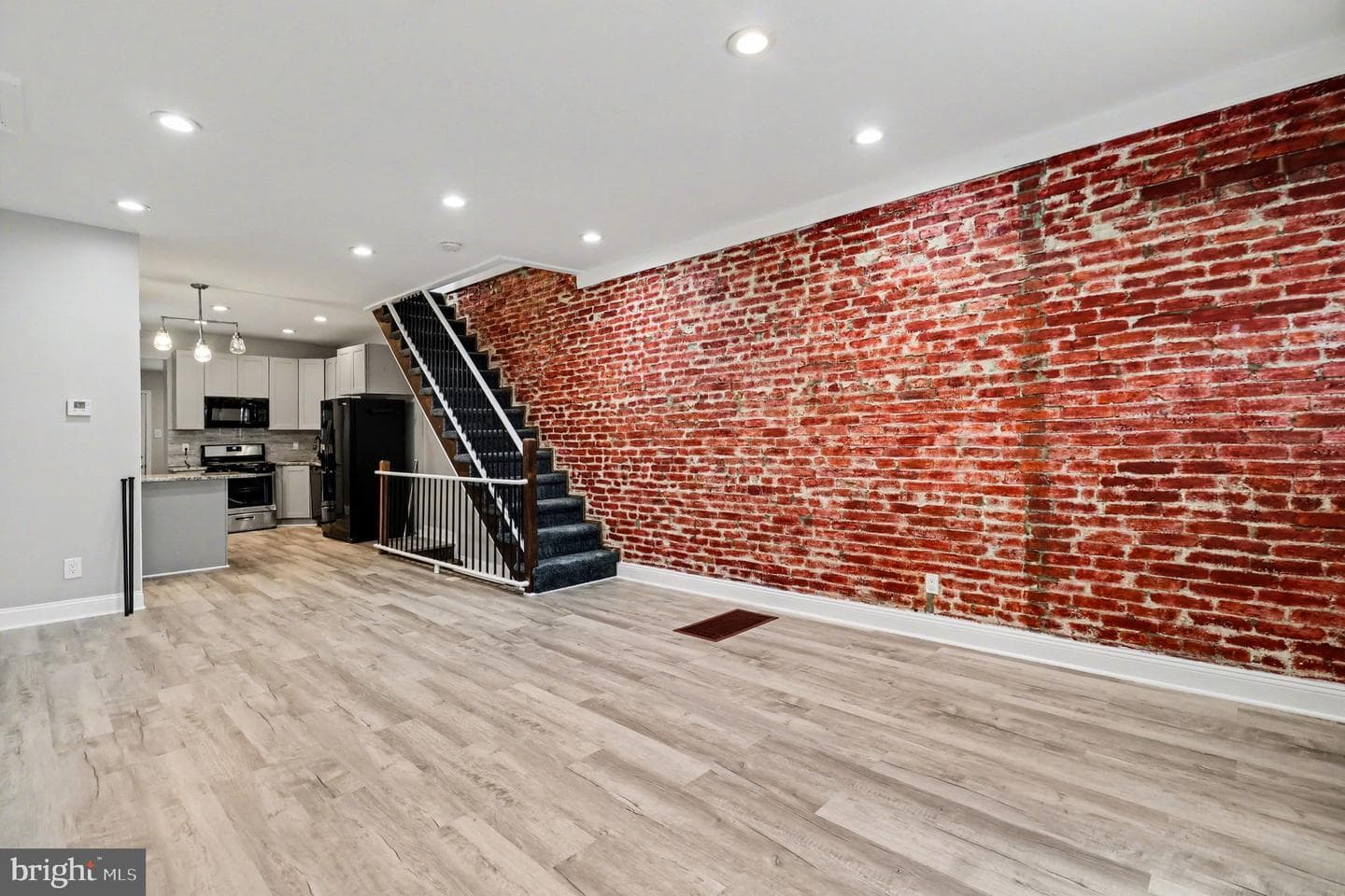 2238 Oakford Street photo 5