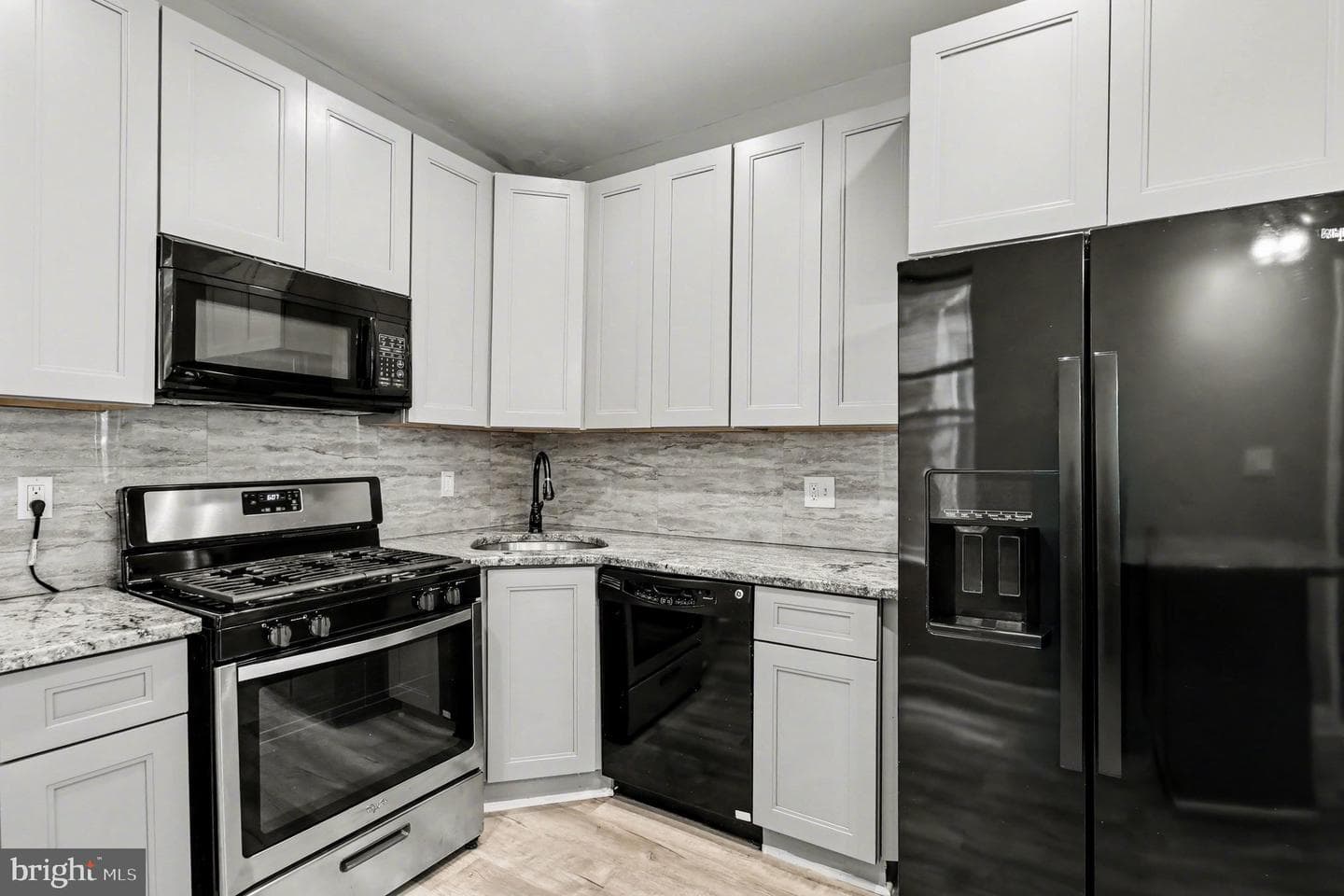 2238 Oakford Street photo 9