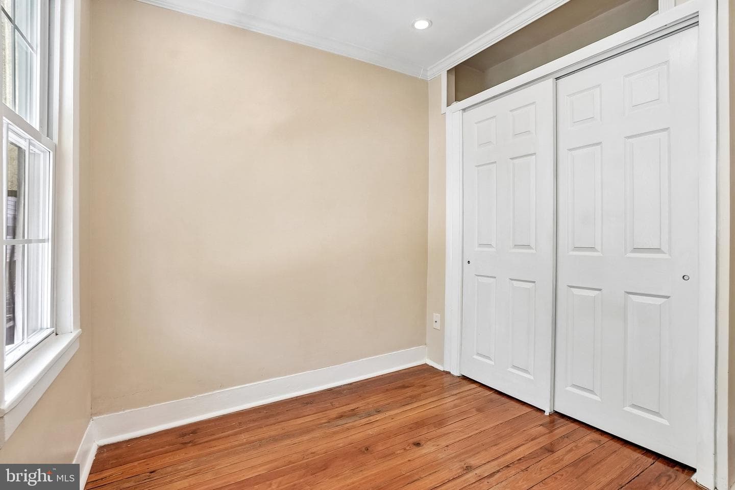 2527 S Hicks Street photo 16