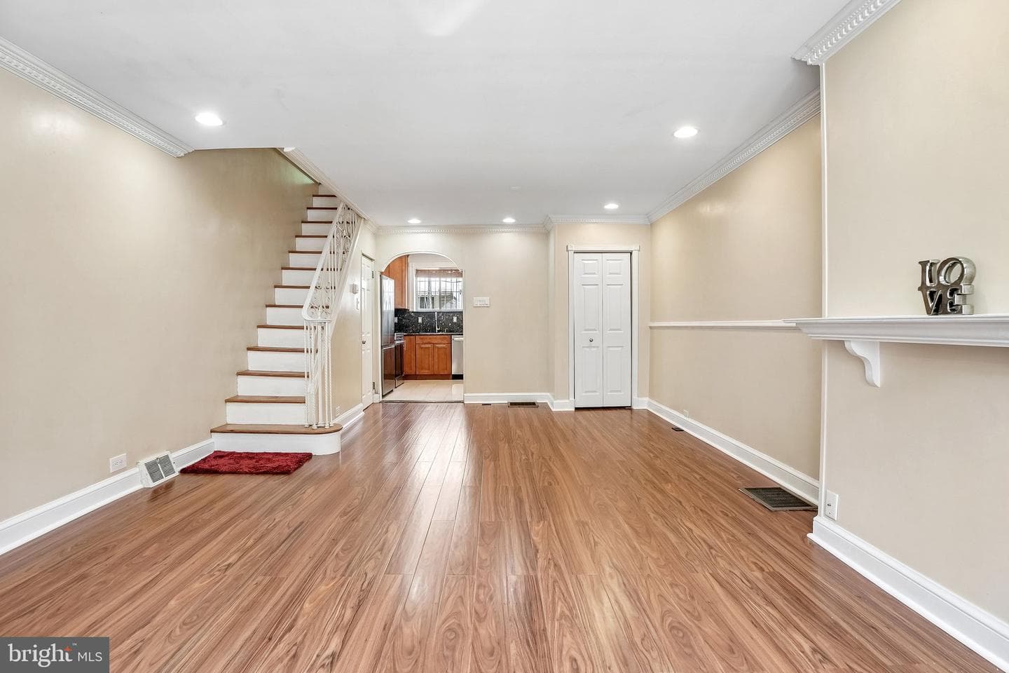 2527 S Hicks Street photo 5