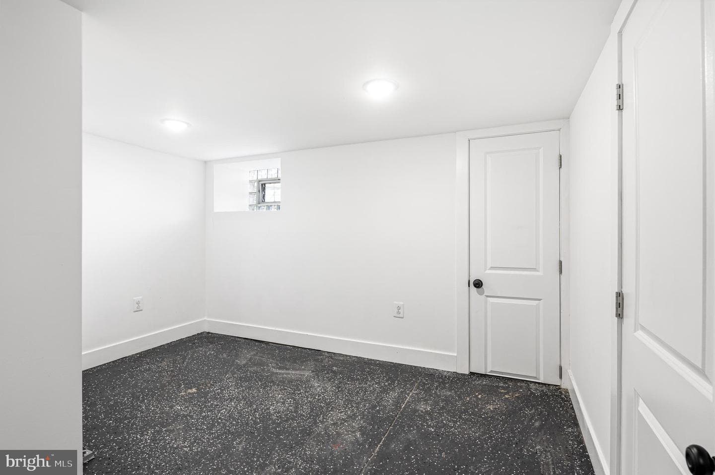 5817 Walnut Street photo 14