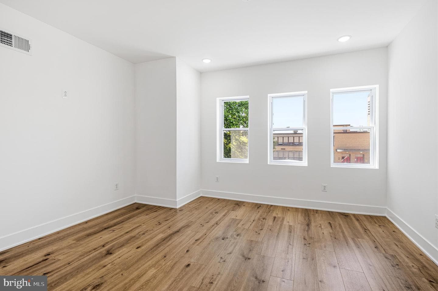 5817 Walnut Street photo 25