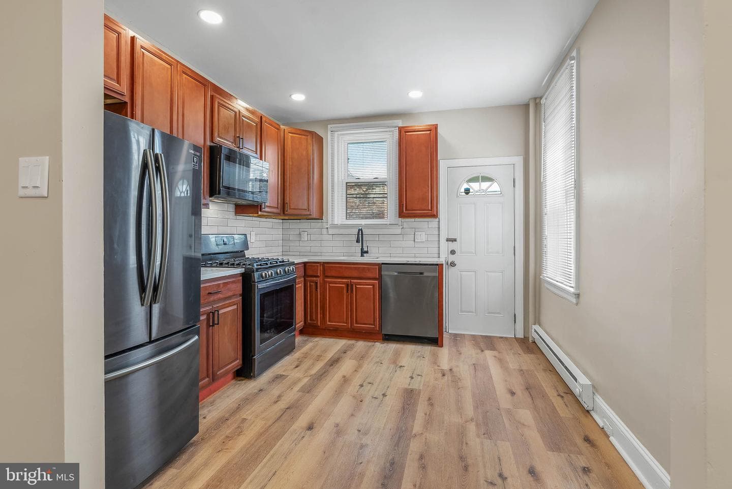 4671 N 16th Street photo 9