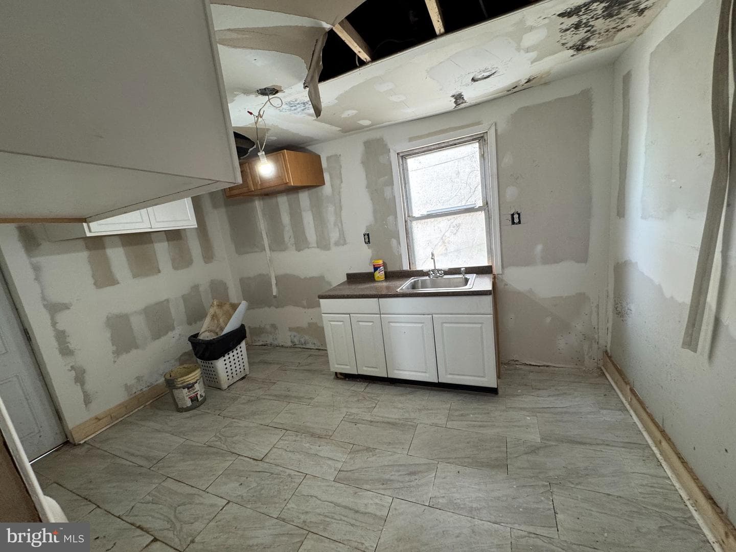 3029 N Woodstock Street photo 4
