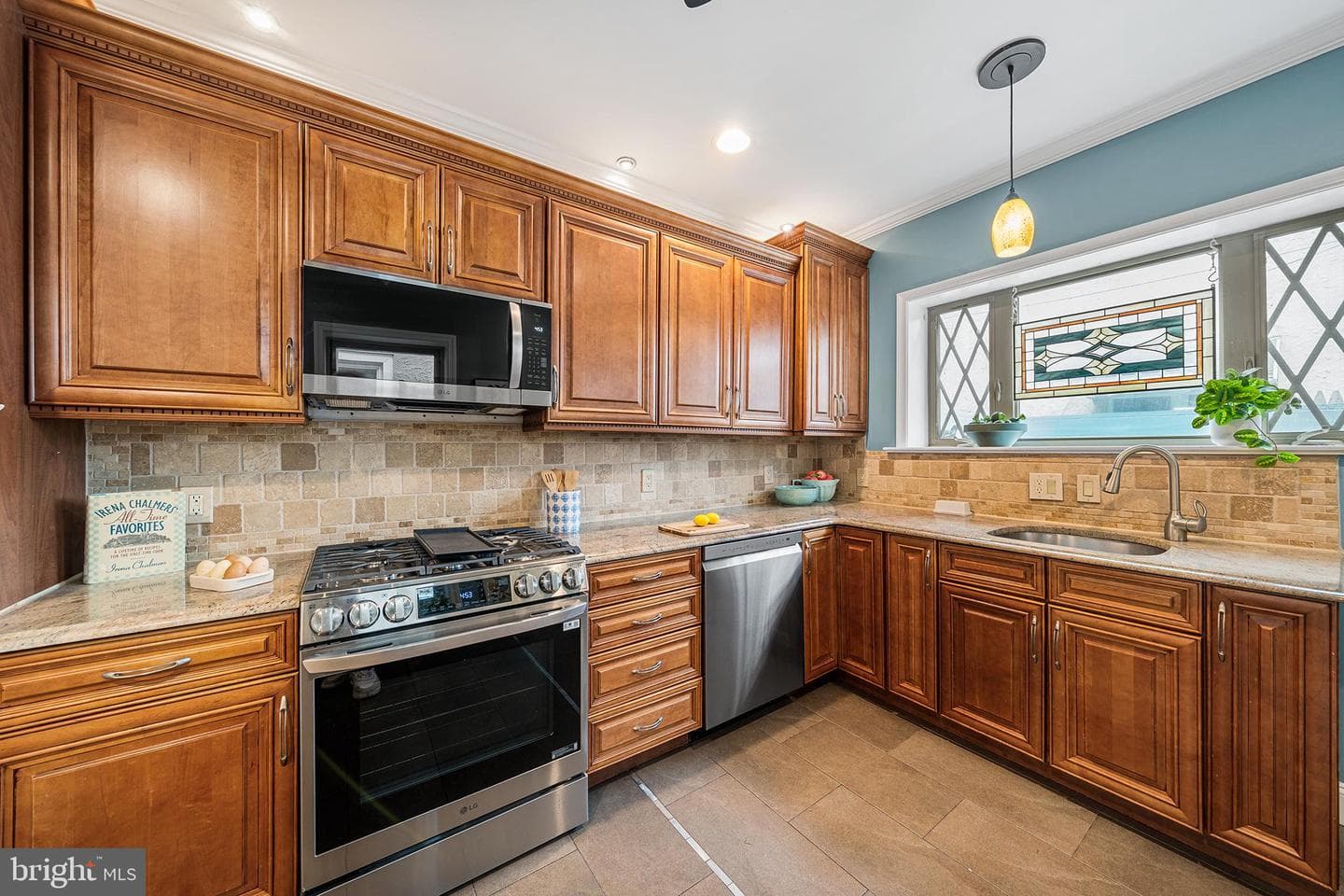 1139 Tasker Street photo 11