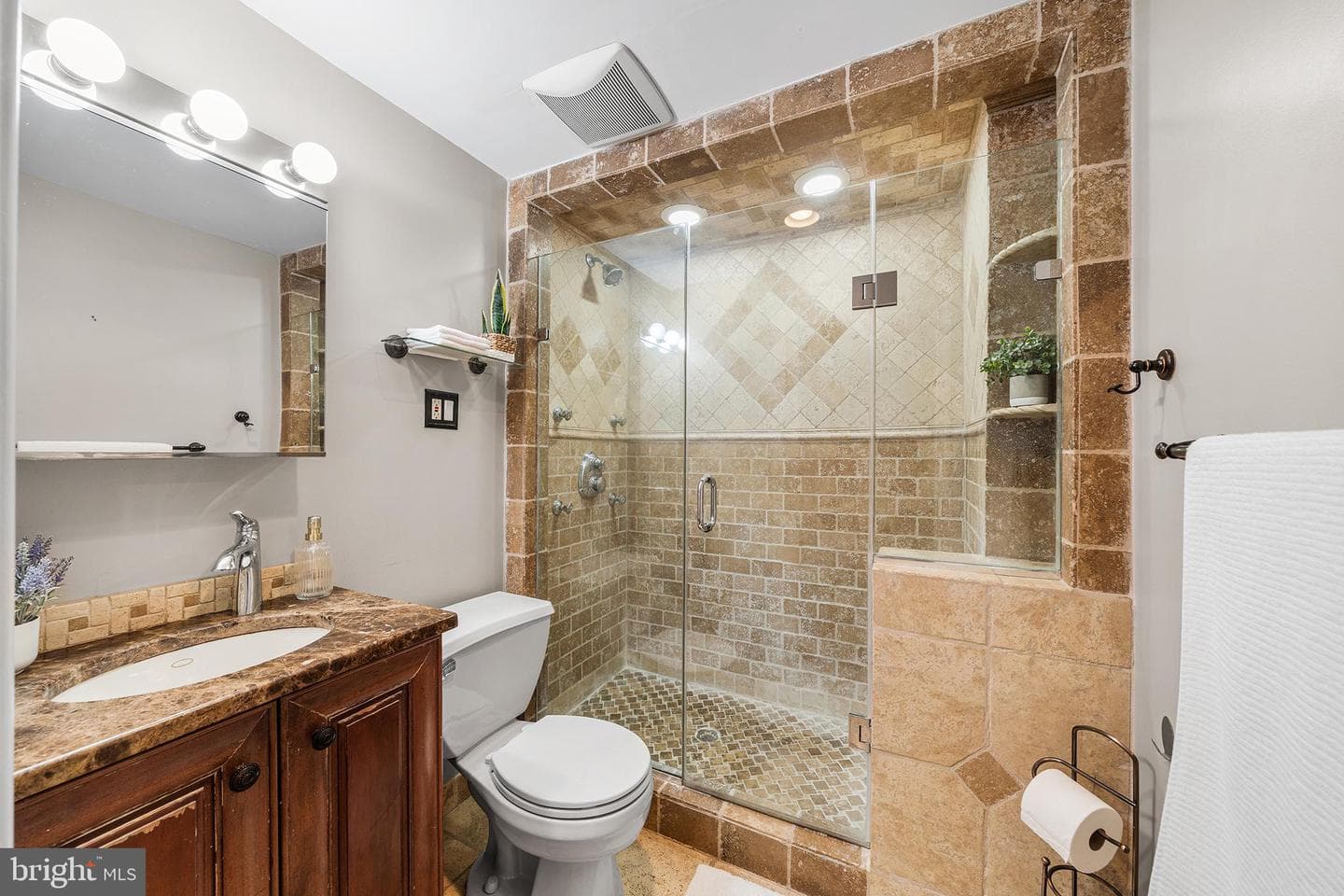 1139 Tasker Street photo 20