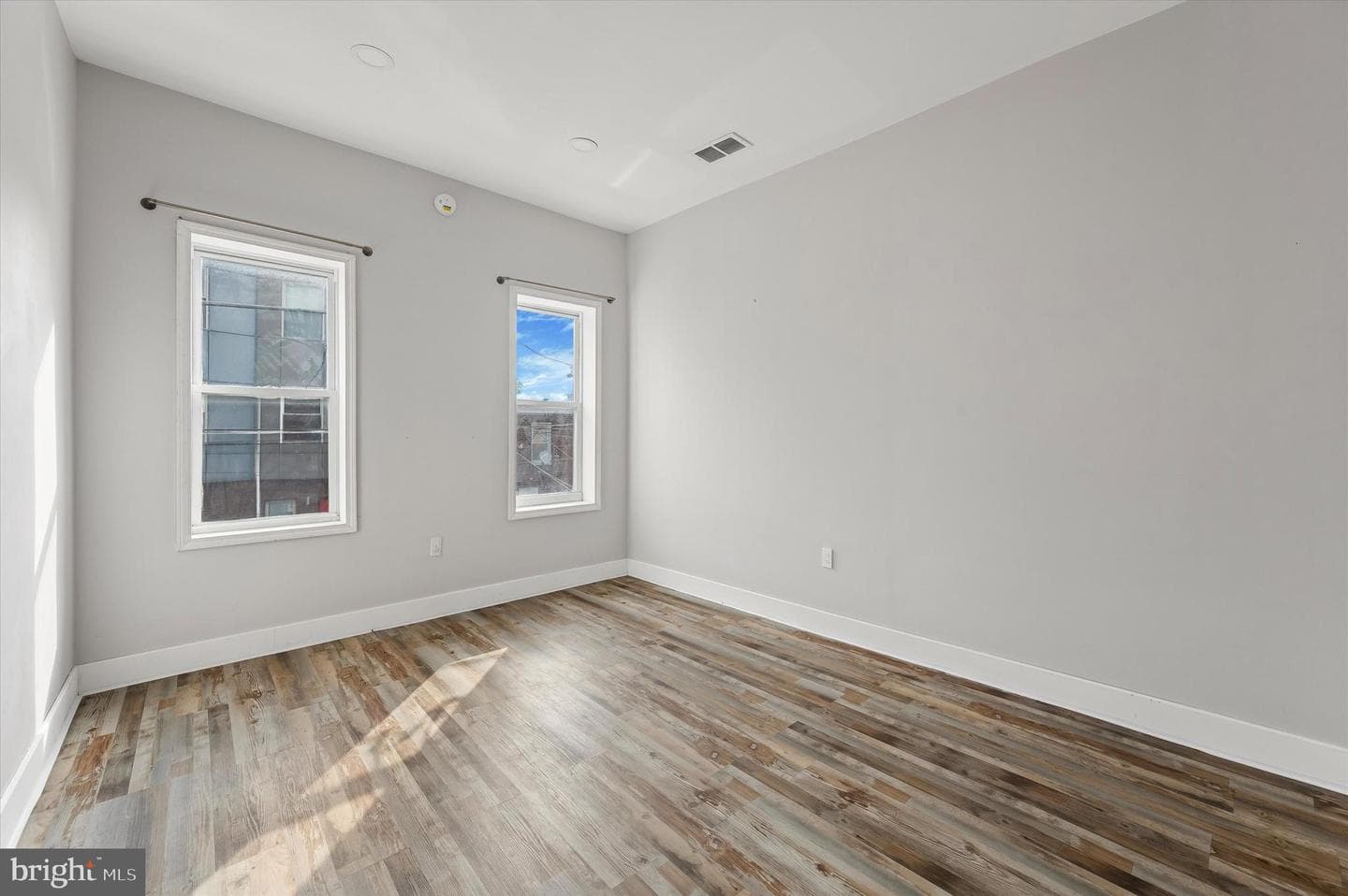 1812 E Albert Street photo 15