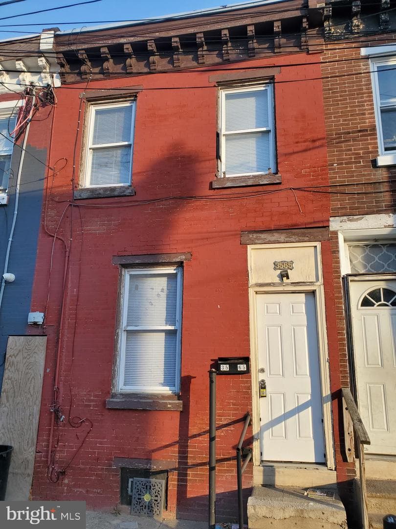 3565 Joyce Street photo 2