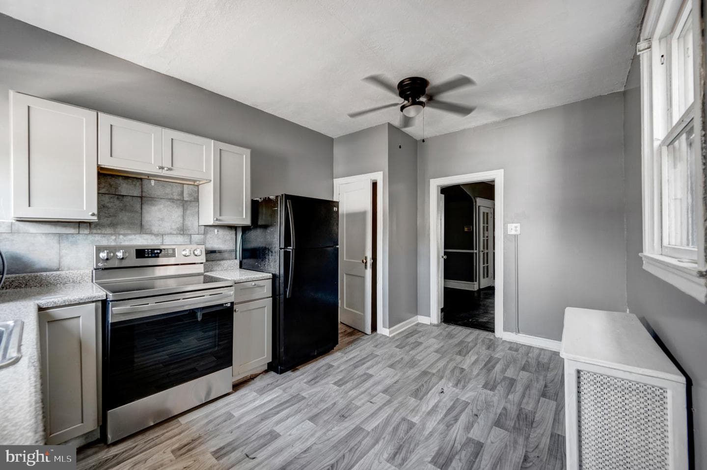 854 Foulkrod Street photo 9