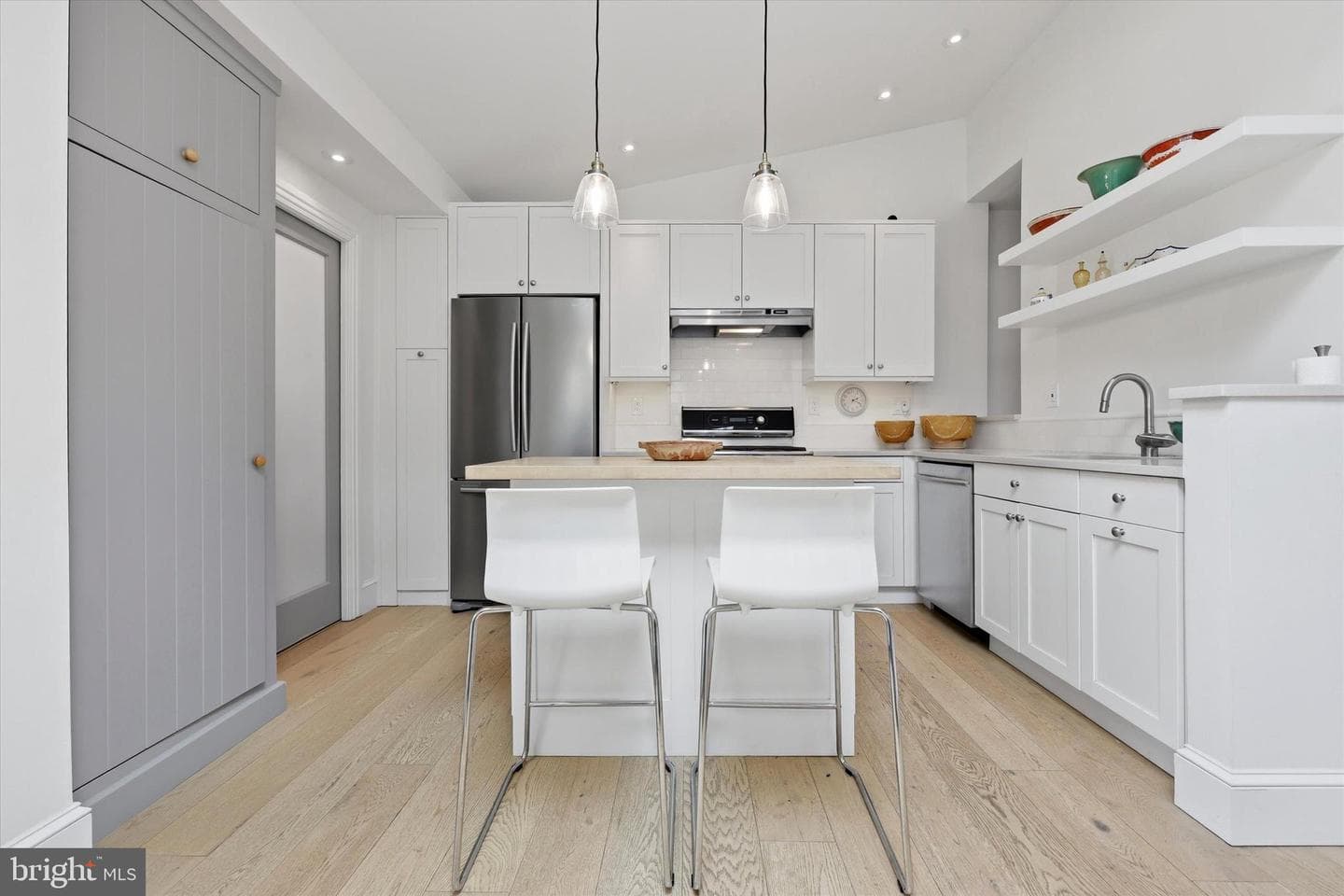 23 W Gravers Lane photo 15