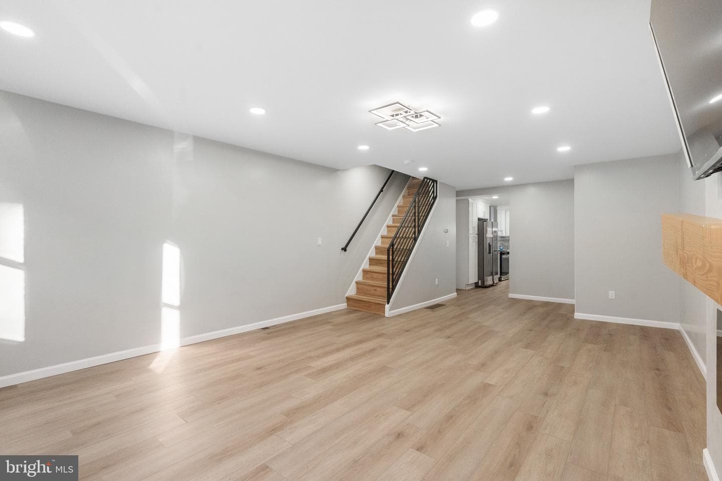 1203 Moore Street photo 12