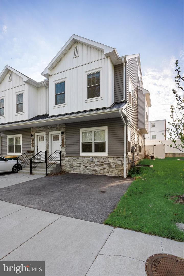 9522 Golfview Lane photo 3
