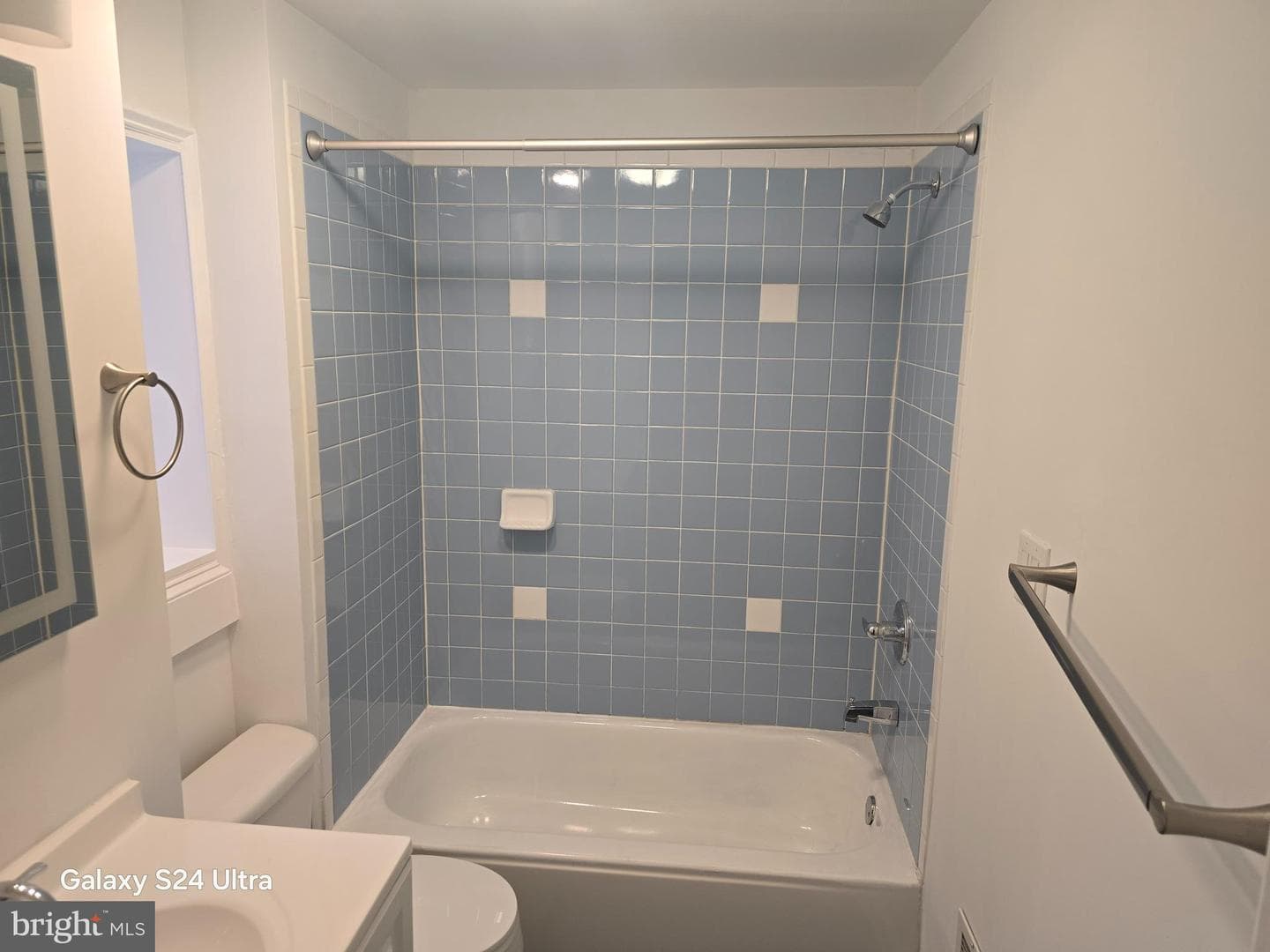 2545 S Marshall Street photo 8