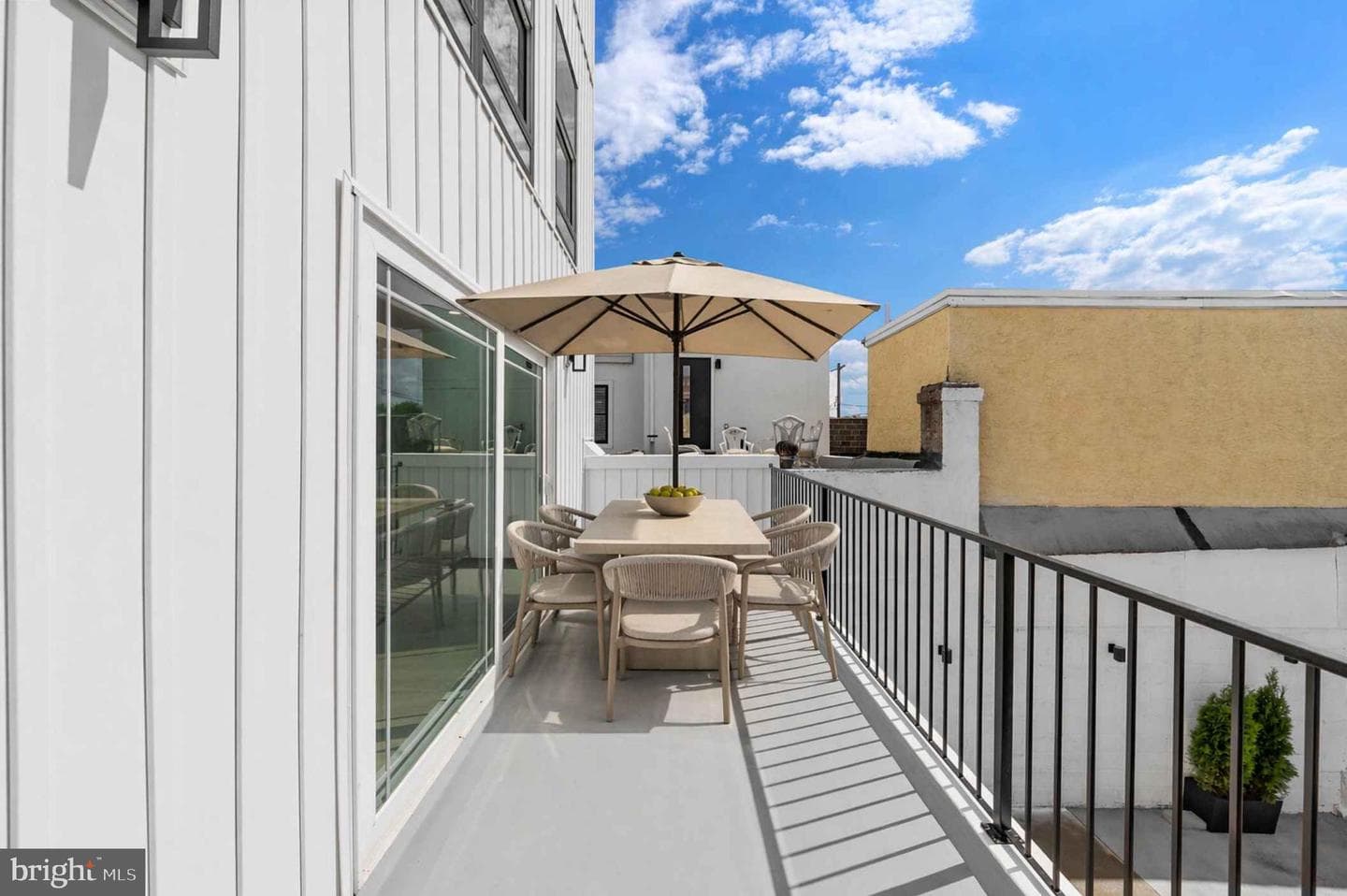 2552 E Somerset Street photo 10
