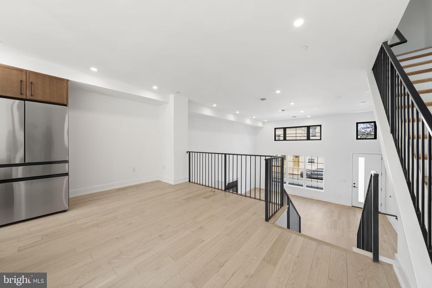 2552 E Somerset Street photo 14